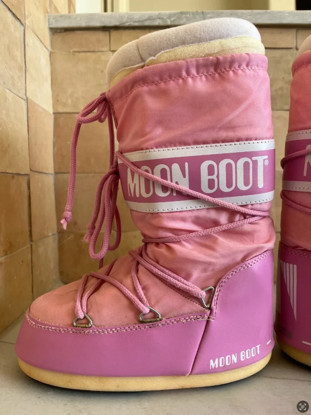 Moon Boot used twice